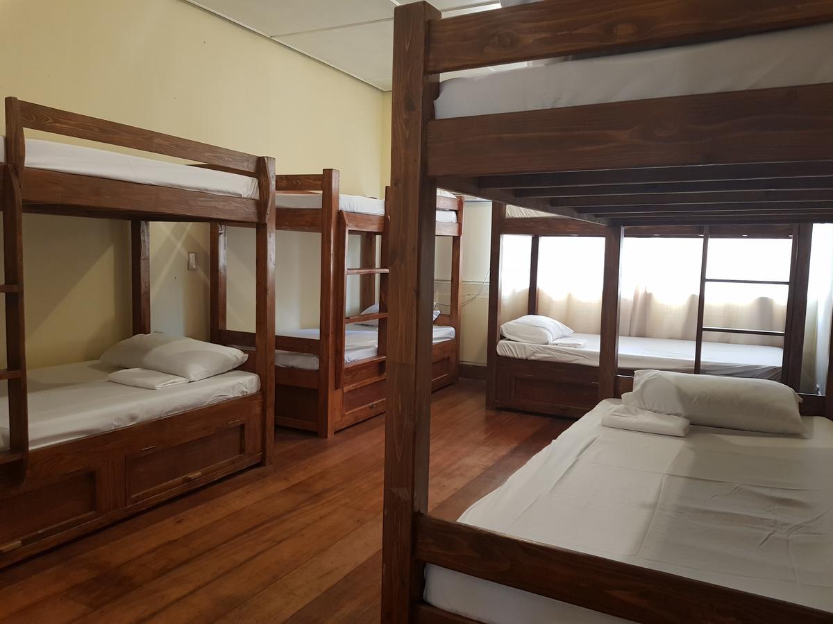 Kamuning Transient Hostel ケソンシティ エクステリア 写真