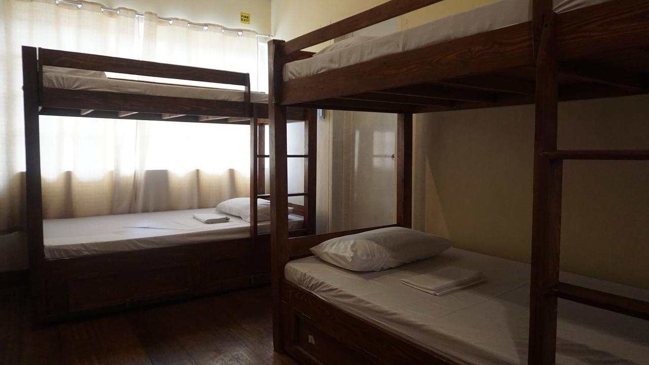 Kamuning Transient Hostel ケソンシティ エクステリア 写真